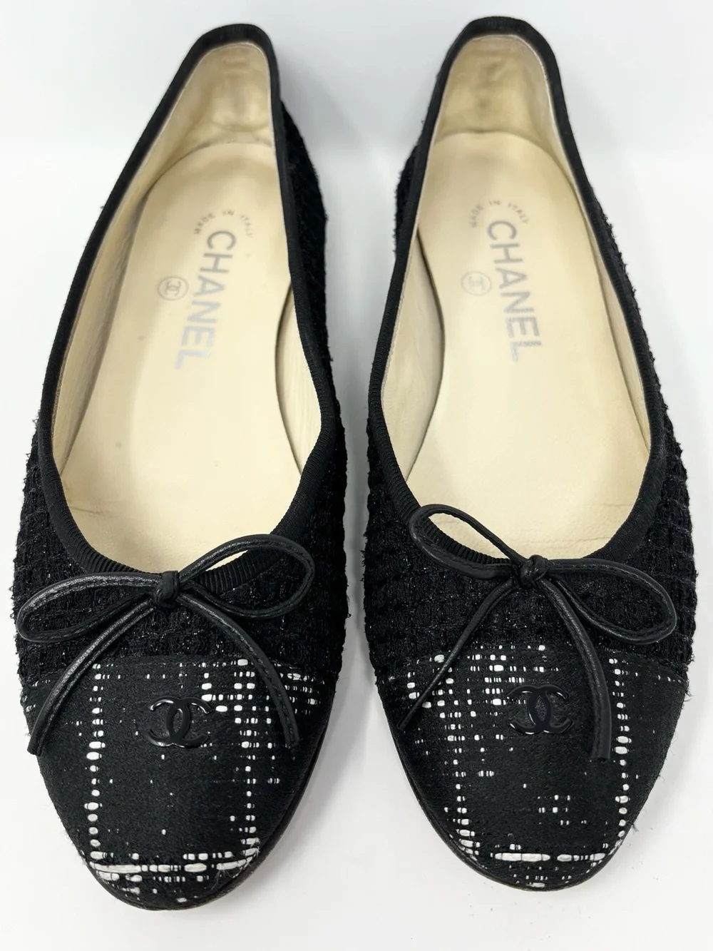 Chanel CC Logo Cap Toe Tweed Ballet Flats Black White Size 37 Authentic
